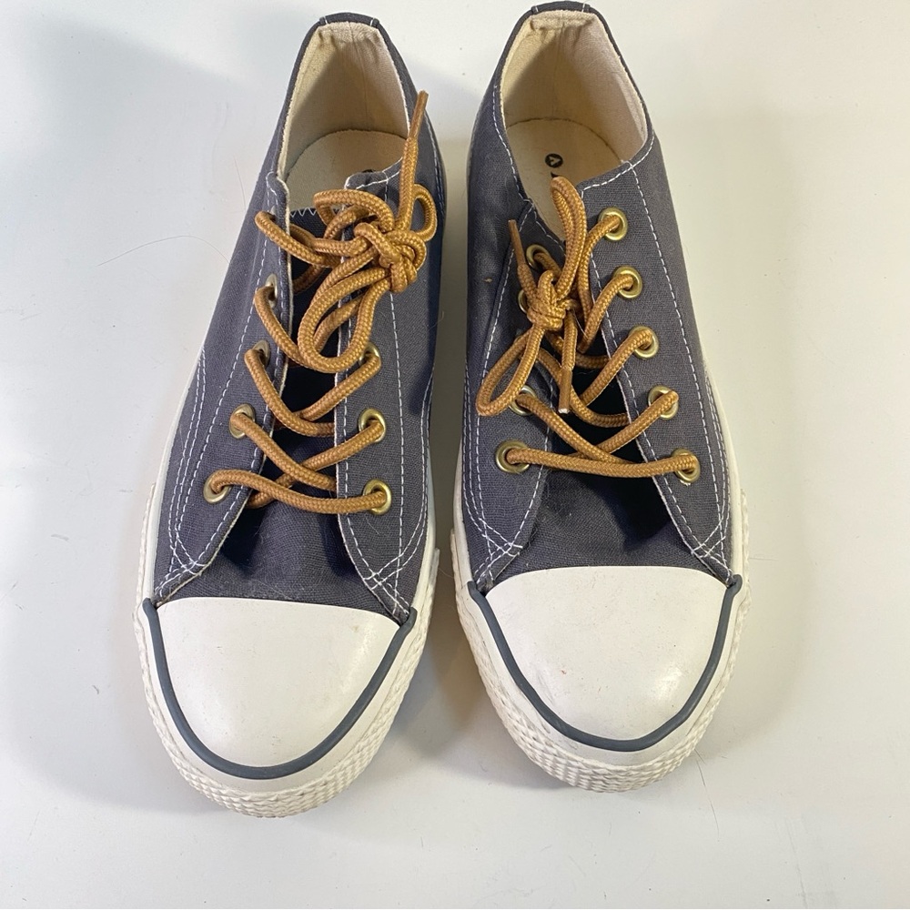 Airwalk Blue Canvas Low-Top Sneakers Womenโs Size 8